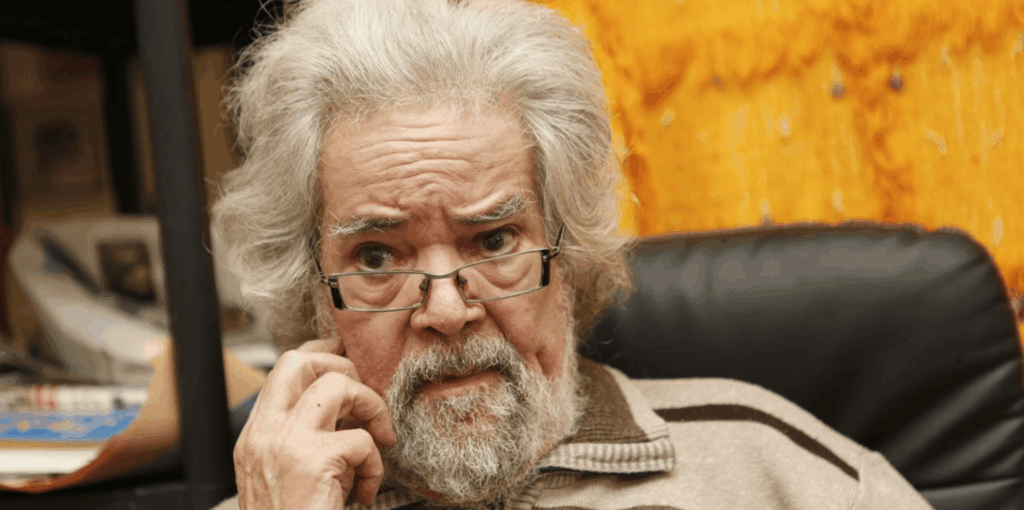 Découvrez Tayeb Saddiki, pionnier du théâtre marocain moderne. Un article pour comprendre son héritage et écouter le podcast CitizOn dédié aux grandes figures culturelles du Maroc.